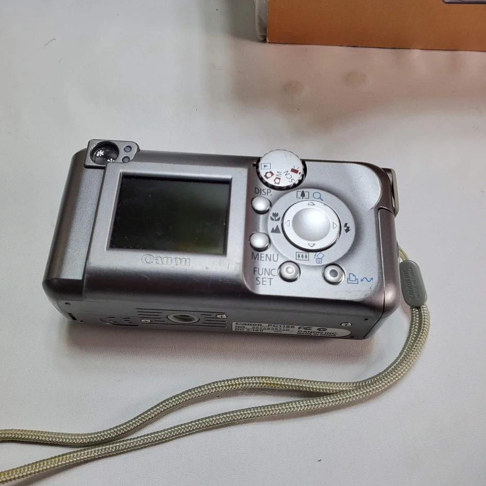 Canon PowerShot A410 Digital Camera Silver 3.2MP Point & Shoot FOR‎ PARTS REPAIR